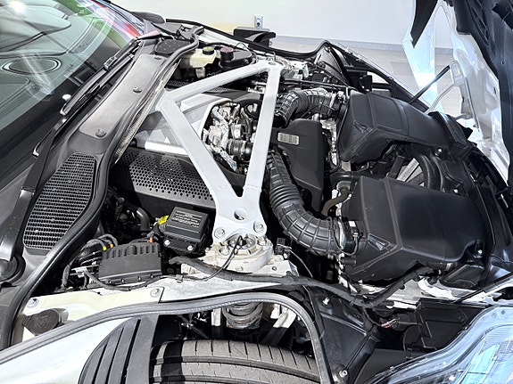 Aston Martin DB11 24 of 30
