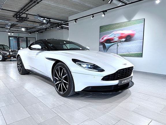 Aston Martin DB11 7 of 30