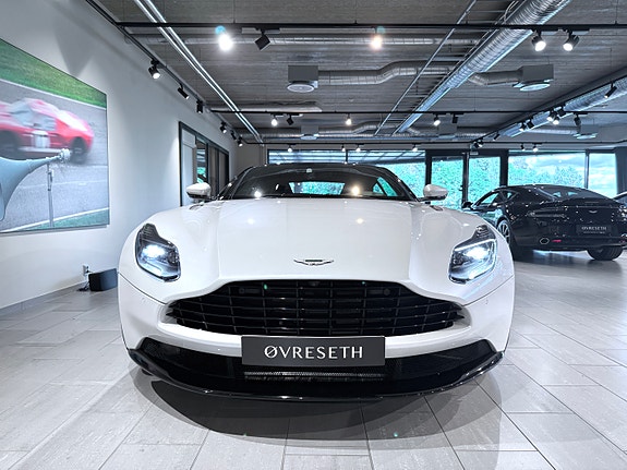 Aston Martin DB11 8 of 30
