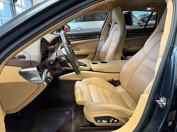 Porsche Panamera 13 of 30