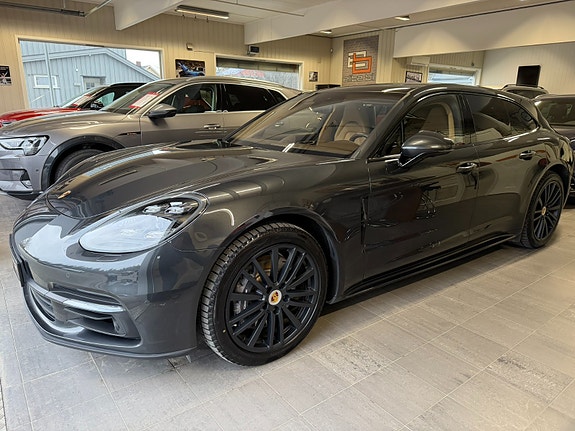 Porsche Panamera 4 of 5