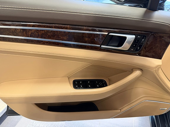 Porsche Panamera 11 of 30