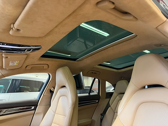 Porsche Panamera 15 of 30