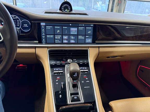 Porsche Panamera 29 of 30