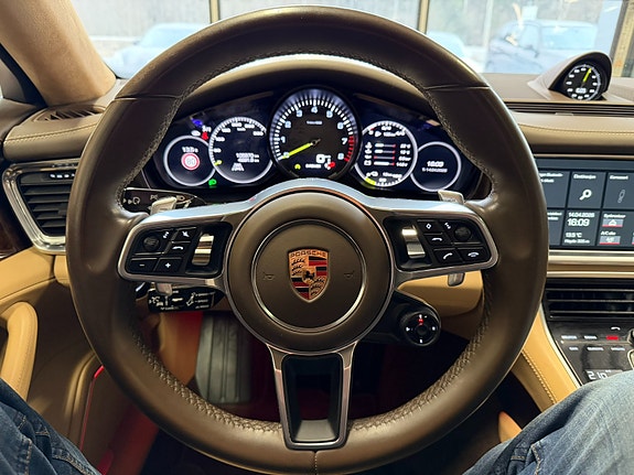 Porsche Panamera 26 of 30