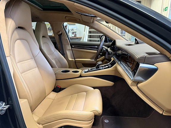 Porsche Panamera 18 of 30