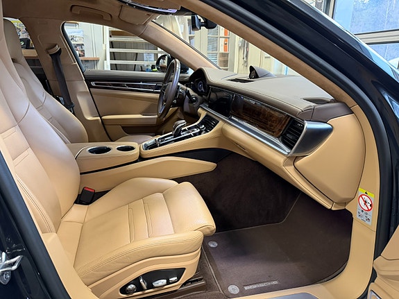 Porsche Panamera 17 of 30