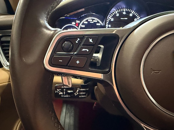 Porsche Panamera 27 of 30