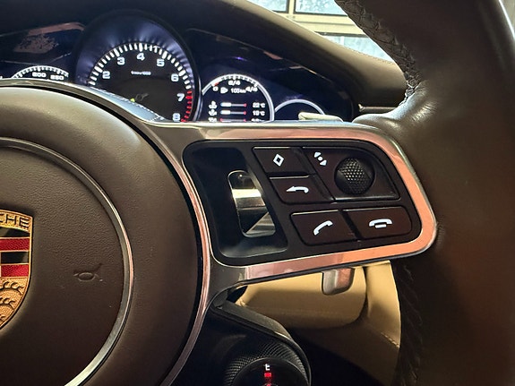 Porsche Panamera 28 of 30