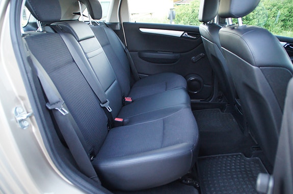 Mercedes-Benz B200 28 of 30