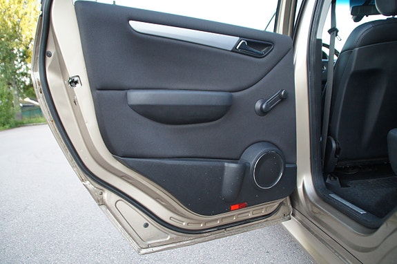 Mercedes-Benz B200 19 of 30