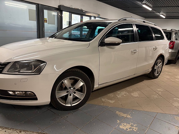 Volkswagen Passat 2 of 5