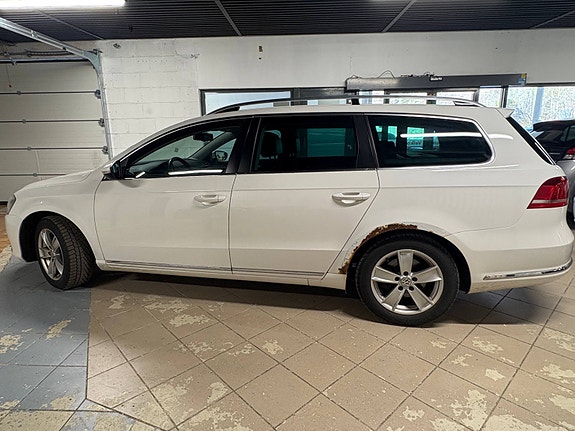 Volkswagen Passat 3 of 5