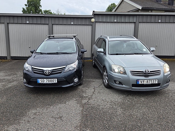 Toyota Avensis 2 of 5