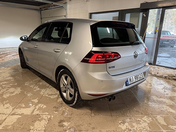 Volkswagen Golf VII 4 of 5