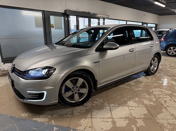 Volkswagen Golf VII 2 of 5