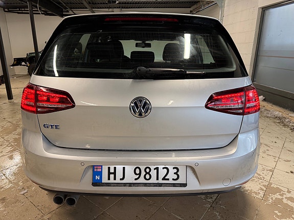 Volkswagen Golf VII 5 of 5