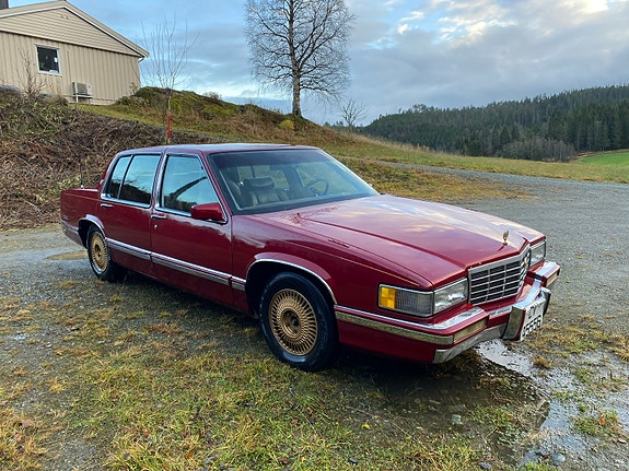 Cadillac Deville 8 of 11