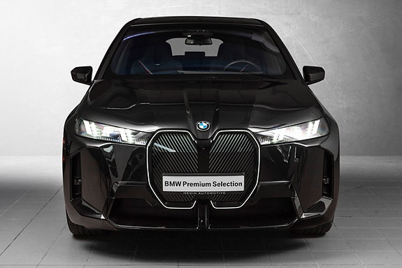 BMW iX 4 of 5