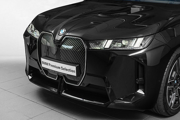 BMW iX 3 of 5
