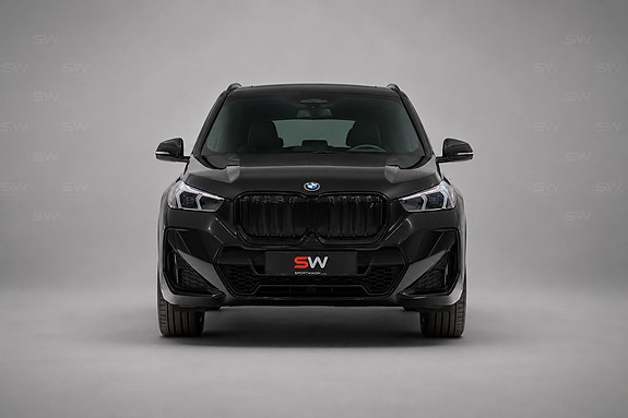 BMW iX1 5 of 5