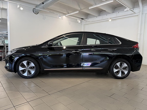 Hyundai IONIQ 3 of 5