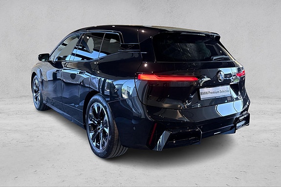 BMW iX 3 of 5