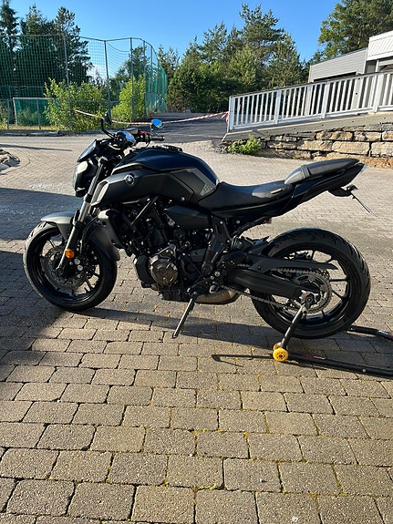 Yamaha MT-07 3 of 5