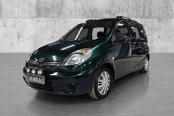 Toyota Yaris Verso 2 of 5