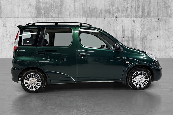 Toyota Yaris Verso 5 of 5