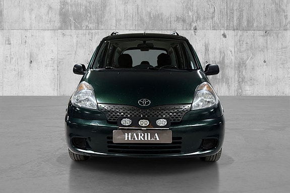 Toyota Yaris Verso 4 of 5