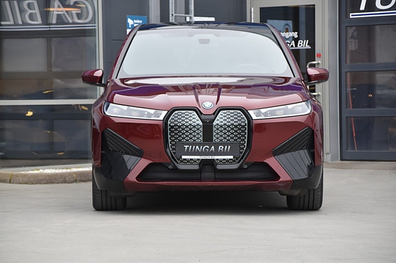 BMW iX 4 of 5