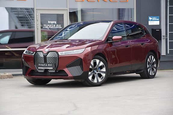 BMW iX 2 of 5