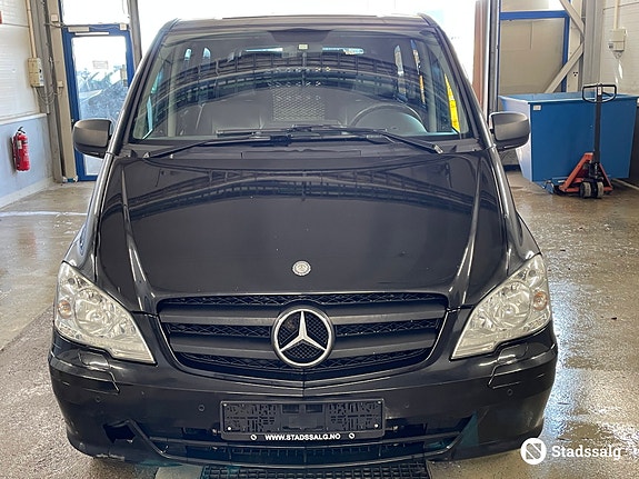 Mercedes-Benz Viano 2 of 5