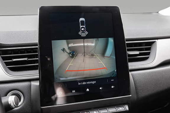 Renault Captur 19 of 23