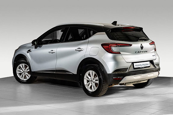 Renault Captur 2 of 5