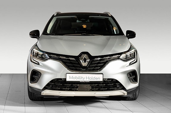 Renault Captur 3 of 5
