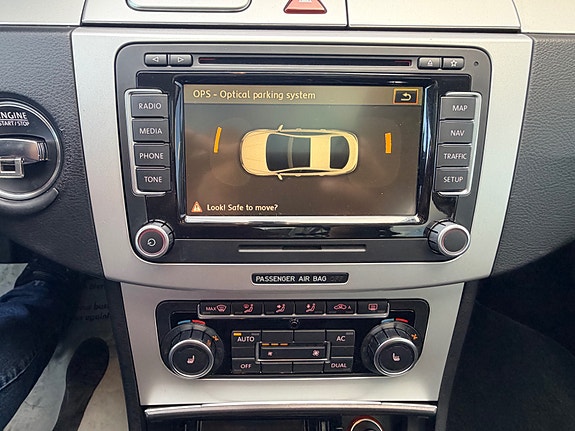 Volkswagen Passat CC 16 of 22