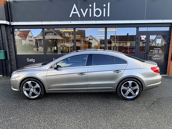 Volkswagen Passat CC 2 of 22