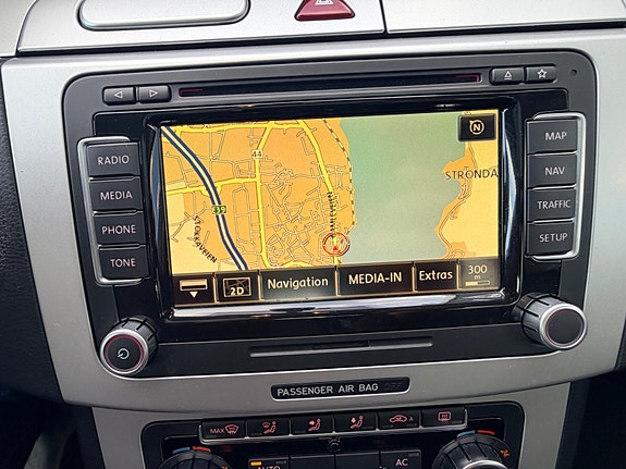Volkswagen Passat CC 15 of 22