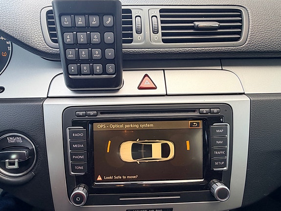 Volkswagen Passat CC 17 of 22