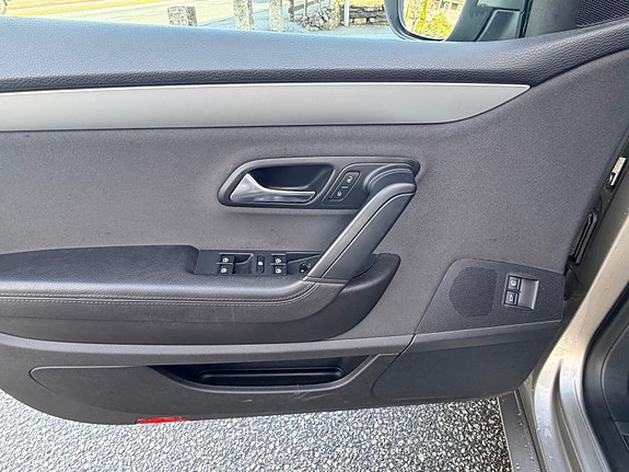 Volkswagen Passat CC 12 of 22