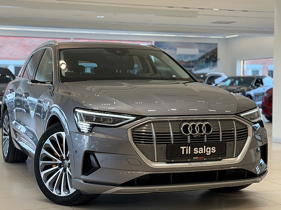 Audi e-tron 2 of 5