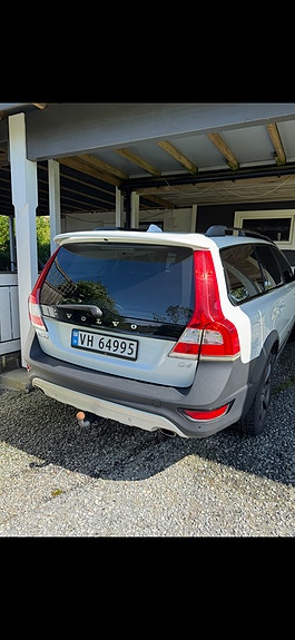 Volvo XC70 2 of 5
