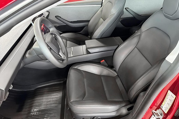Tesla Model 3 5 of 5