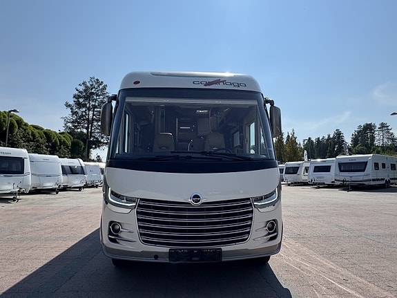 Carthago CHIC S-PLUS I52 QB / QUEENBED / IVECO / 825LANG / 5600KG / 211HK / HEVE-SENK / HYD.STØTTEBEIN / AUT 2 of 5