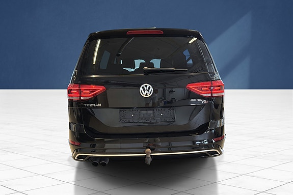 Volkswagen Touran 4 of 5
