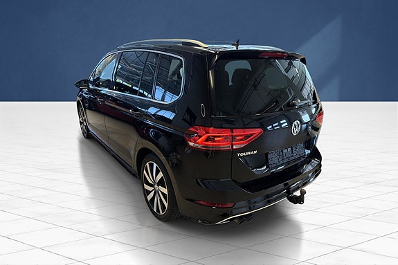 Volkswagen Touran 5 of 5