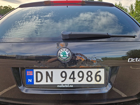 Skoda Octavia 2 of 5