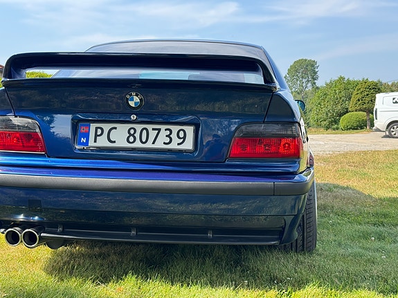 BMW 320i 5 of 5
